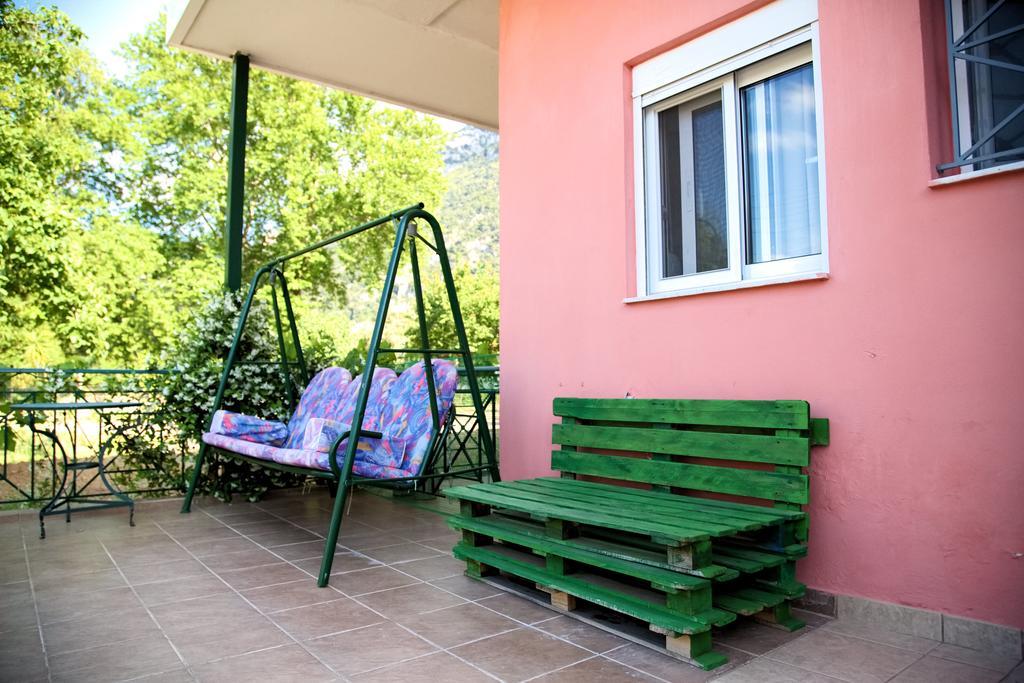 Tsertos Apartments Kamena Vourla Exterior foto